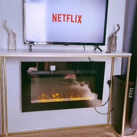 T-i-g-h The Coziest Place Wifi & Netflix Near Roundhay * Leeds (West Yorkshire)